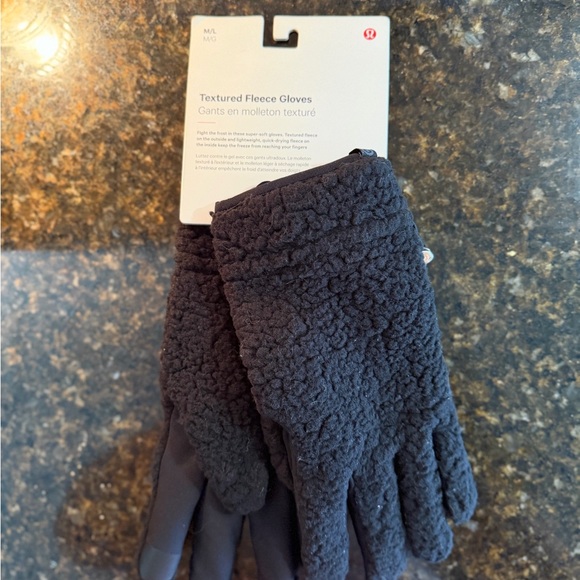 lululemon athletica Accessories - Lululemon Athletica Women’s Textured Black Fleece Gloves